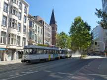 Mechelsesteenweg Ecke Molenstraat, im Hintergrund die Heilige-Geestkerk