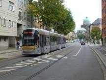 auf der Avenue Josse Goffin, im Hintergrund Basilique Nationale du Sacré-Cœur à Koekelberg