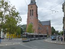 H Jette Gare vor der Église Saint-Pierre