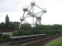 zwischen Heysel und Centenaire, im Hintergrund das Atomium