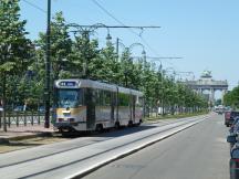 Avenue de Tervueren, hinten Les Arcades du Cinquantenaire (Triumphbogen des Jubelparks)