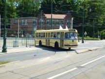 Bus 8149 (Bj 1957) verlässt das Museumsgelände für eine Rundfahrt