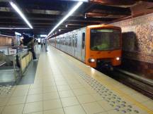 Metro Station Simonis - Bedienung im Linksverkehr