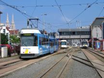 Oostende Station, links die Kirchtürme von der Sint-Petrus-en-Pauluskerk