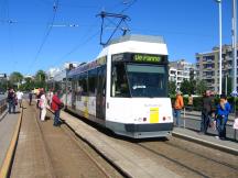 H Oostende Koninginnelaan, mit provisorischen Bahnsteig am Gegengleis