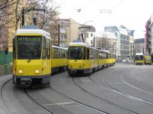 Schleife Hackescher Markt (linkes Gleis M4, Mitte M5, hinten rechts M2)