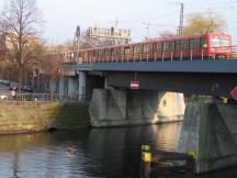 Baureihe 485/885 auf der Spreebrücke der Stadtbahn zw Hbf und Bellevue