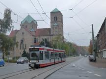 Hauptstr Ecke Kurhausstr, links die Pfarrkirche St. Joseph (Löwenkirche)