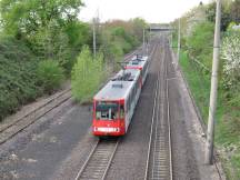 dreigleisige Strecke bei Buschdorf, links ehemaliges Anschlussgleis der HGK zur DB