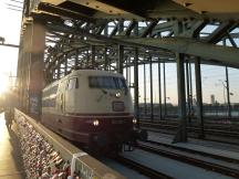 IC118 auf der Hohenzollernbrücke in Köln