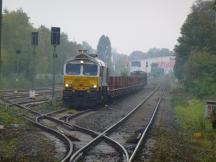 Güterzug, bespannt mit EMD Baureihe 77 der EuroCargoRail (DB Tochter) in Duisburg