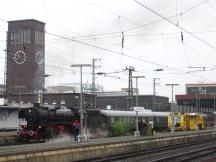 Sonderzug zum Brückenfest Müngstener Brücke, hier in Düsseldorf Hbf