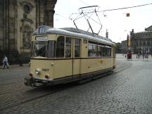 Gothawagen ET 57 (Bj 1959) in der Altstadt (rechts Semperoper erkennbar)