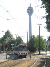 Neusserstr Ecke Berger Allee (nähe H Kniebrücke)