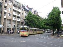 Ausfahrt H Karolinger Pl Richtung Uni