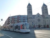 vor der Elisabethkirche, Ackerstr Ecke Gerresheimer Str, Fahrtrichtung Gerresheim