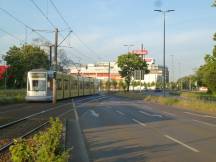 zw Langemarckstr und Rheinpark Center, Fahrtrichtung Neuss