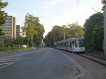 zw Neuss Stadthalle und Langemarckstr, Fahrtrichtung Neuss