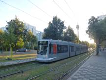 H Poststr mit Rheinturm im Hintergrund, Fahrtrichtung Gerresheim