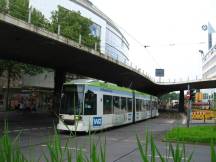 Immermannstr Ecke Berliner Allee, unterm Tausendfüßler