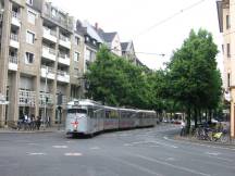 H Karolingerplatz Richtung Universität