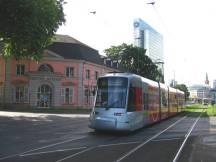 Ecke Jägerhofstraße, im Hintergrund das Thyssen-Krupp-Hochhaus