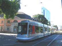 Ecke Jägerhofstraße, im Hintergrund das Thyssen-Krupp-Hochhaus