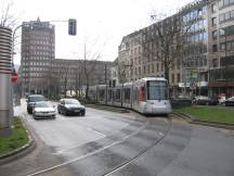 Heinrich Heine Allee, im Hintergrund das Wilhelm Marx Haus