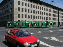 Graf Adolf Platz Richtung Berliner Allee (im Hintergrund noch die Post statt dem GAP)