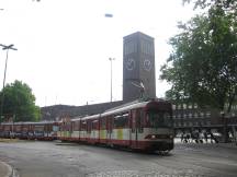 GT8S-Doppelzug vor dem D-Hbf