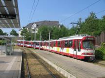 GT8S-Doppelzug in der Schleife Gerresheim Krankenhaus