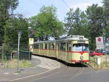 GT8+B4 in der Schleife Rath S, beschildert als 714