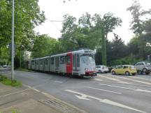 am Theodor Heuss Pl in Neuss, links Einfahrt Schleife der 709