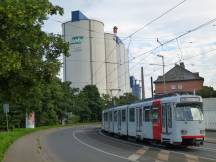 Düsseldorfer Str am Neusser Hafen, Fahrtrichtung Düsseldorf