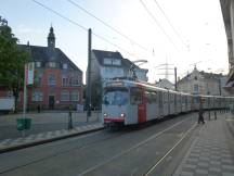 H Eller Mitte S, Fahrtrichtung Vennhauser Allee, links Rathaus Eller