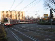 Siemensstr Ecke Hansastr, geteilte Strecke mit der Meterspurlinie 044