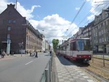 Kyffhäuserstr Ecke Luegallee, Einfahrt H Barbarossapl, Fahrtrichtung Krefeld