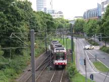 Einfahrt in das westliche Gleis der Endstelle Am Seestern