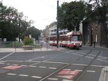 GT8SU auf der Linie 701 - Einfahrt in die Schleife Benrath Btf