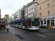 712 Fahrtrichtung Ratingen an der H Wehrhahn Center in der nördlichen Oststr