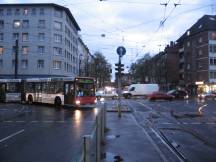 725 aus der Oberbilker Allee rechts ab in die Corneliusstr