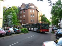 709 SEV aus der Bruchstr rechts ab in die Lindenstr, Fahrtrichtung Grafenberg