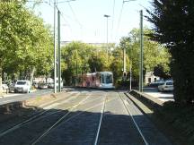 709 fährt rückwärts bis hinter Gleiswechsel am Neuss Hbf