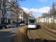 701 neben der Duisburger Str vor der H Schloss Jägerhof, Fahrtrichtung Benrath