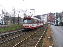 706 neben der Duisburger Str hinter der H Schloss Jägerhof, Fahrtrichtung Brehmpl