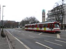 706 auf der Jacobistr vor der H Schloss Jägerhof, Fahrtrichtung Brehmpl