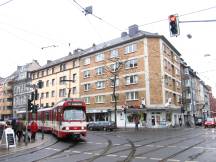 H Marienhospital: 706 aus der Duisburger Str rechts ab in die Sternstr, Fahrtrichtung Brehmpl