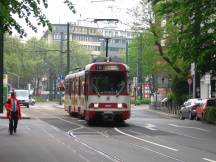 715 endet von Eller kommend an der Luisenstr und wendet über den Gleiswechsel