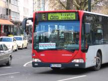 ein SEV-Bus für alle Linien, die sonst über den Jan Wellem Pl fahren