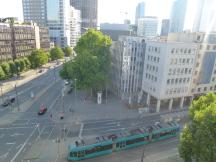 H Platz der Republik, Fahrtrichtung Höchst